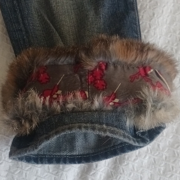 Women's Blue Jeans with Fur Trim - Picture 6 of 6